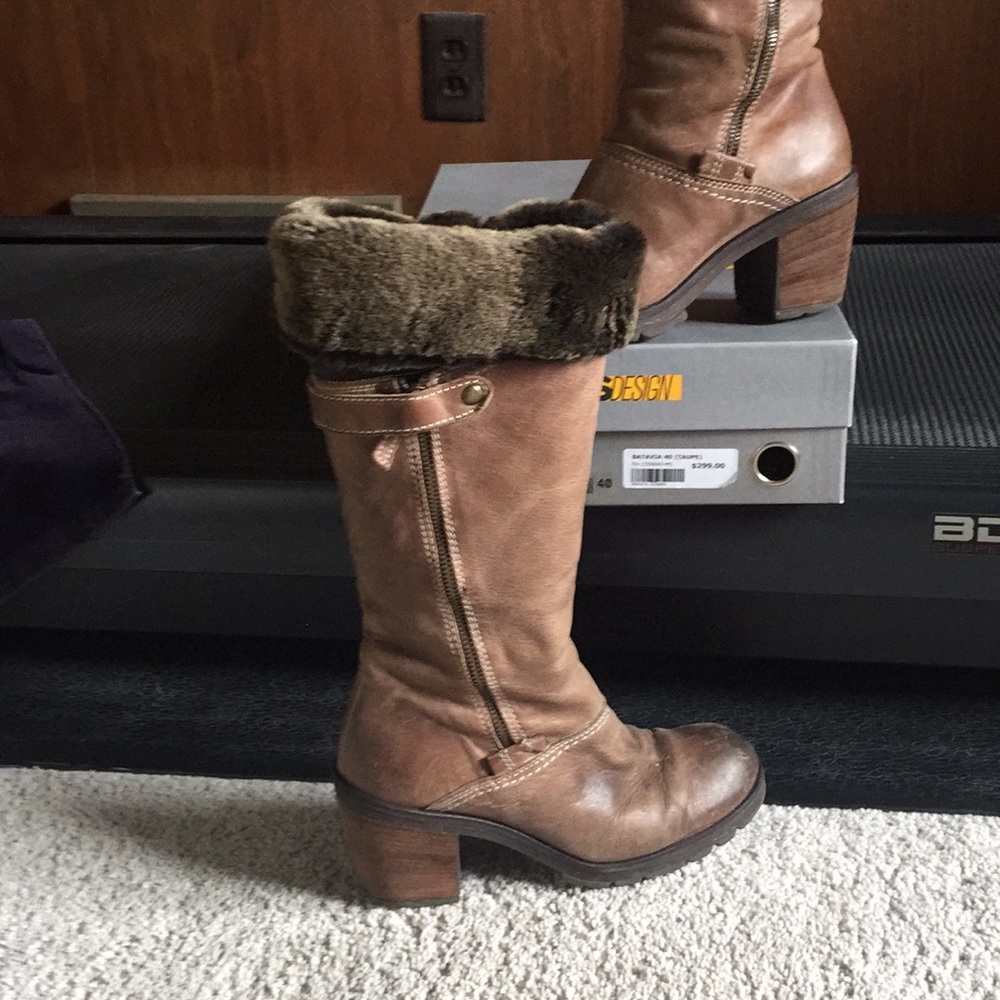 Boots - Picture 3 of 6